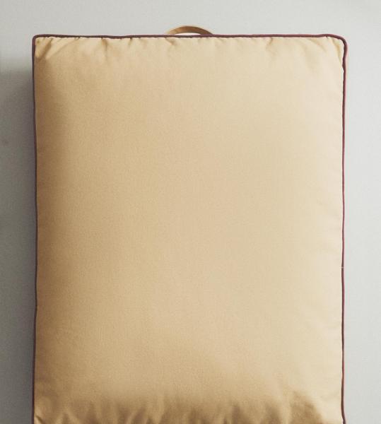 Xl Floor Cushion With Piping