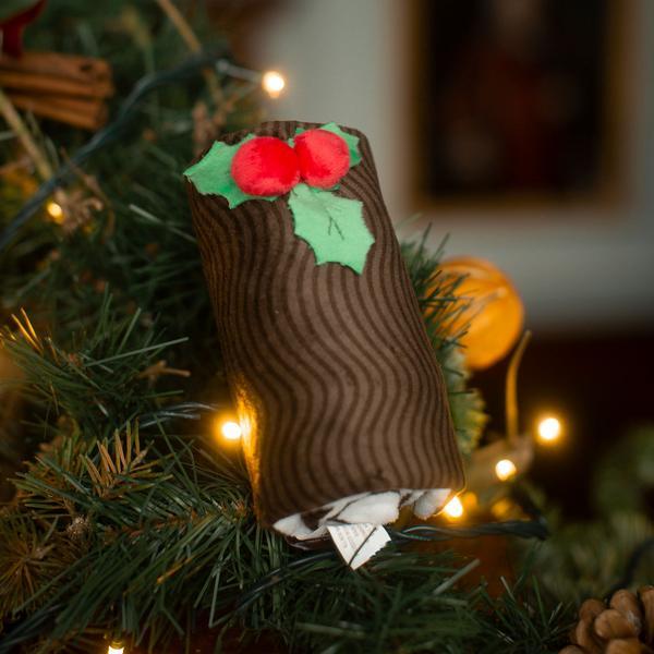 Christmas Yummy Yule Log Toy