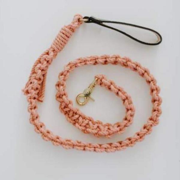 Macrame Leash Blush With Leather Handle
