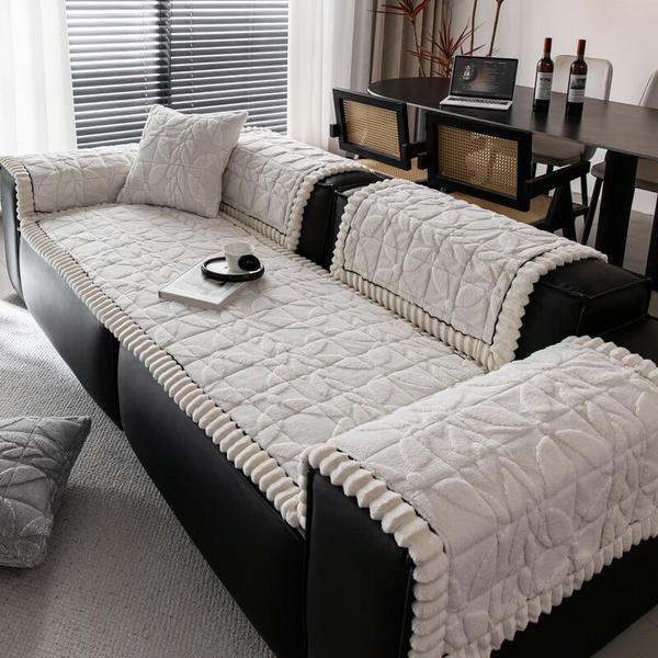 Thickened Short Plush Leaf Pattern Scratch Resistant Non Slip Couch Cover