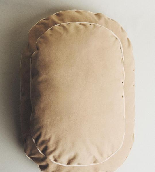Oval Pet Cushion With Piping