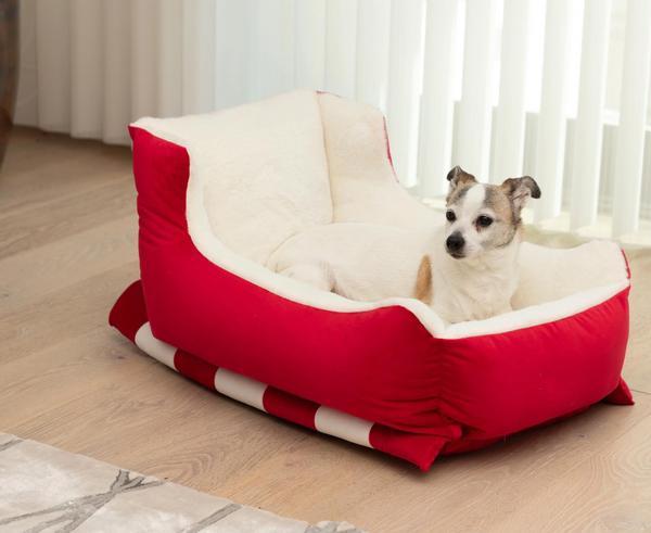 Holiday Sleigh Pet Bed