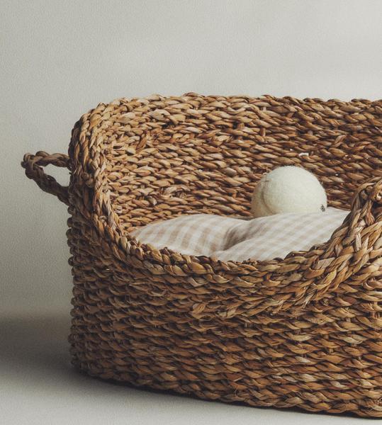 Oval Woven Seagrass Basket Bed