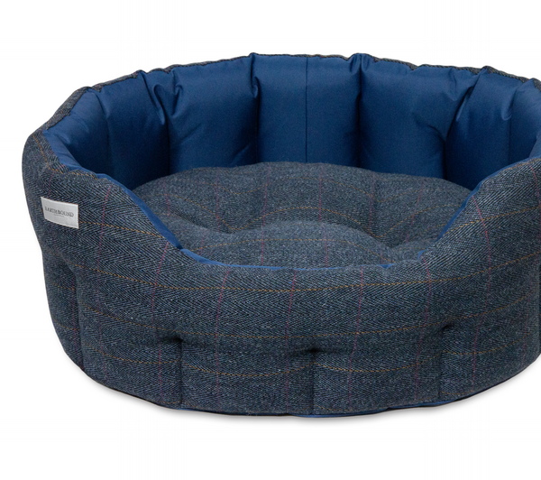 Round Traditional Tweed Waterproof Bed Blue