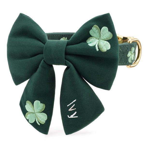 Clover Embroidered Lady Bow Collar