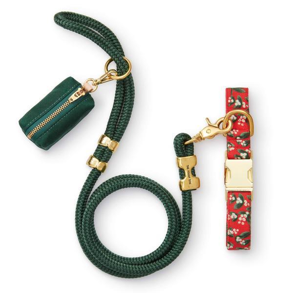 Mistletoe Collar Walk Set